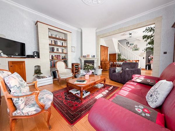 Maison ancienne de charme à vendre à Trélazé avec jardin et dépendance