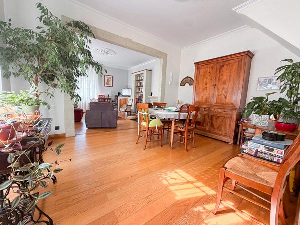 Maison ancienne de charme à vendre à Trélazé avec jardin et dépendance