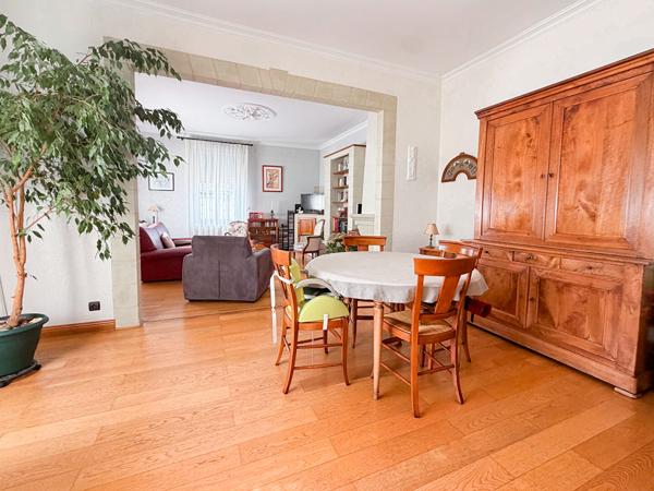 Maison ancienne de charme à vendre à Trélazé avec jardin et dépendance