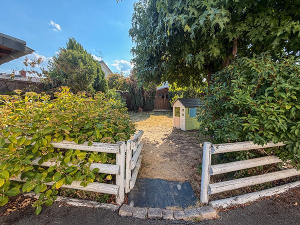Maison ancienne de charme à vendre à Trélazé avec jardin et dépendance