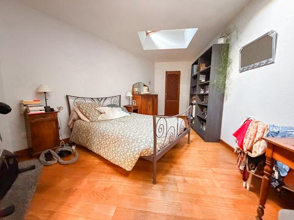 Maison ancienne de charme à vendre à Trélazé avec jardin et dépendance