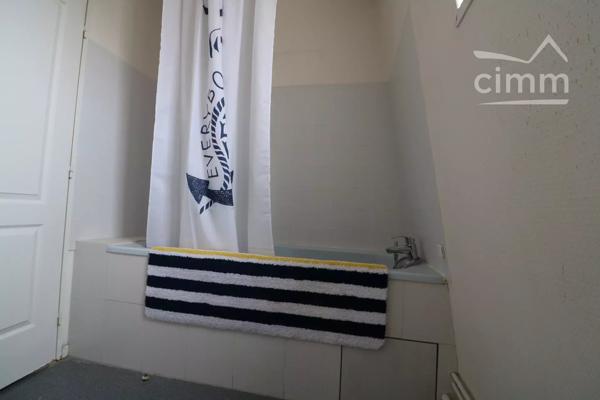 Proche gare et toutes commodités : un appartement de type 1 de 29 m² situé au Bois St Denis