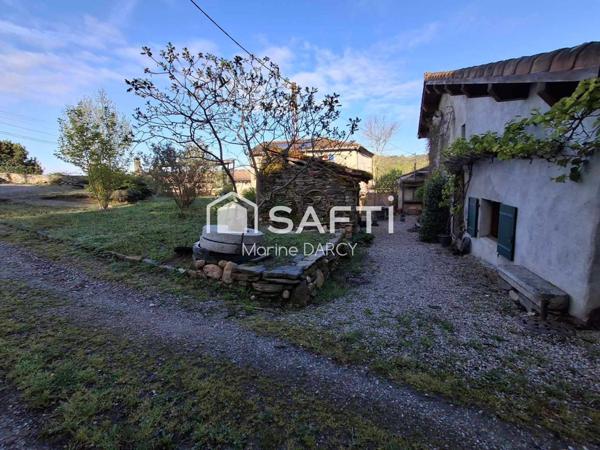 Maison sur les hauteurs de Burlats