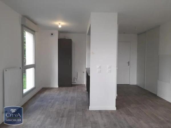 Appartement à louer 2 pièces 45.37m² Chevry-Cossigny (77173)