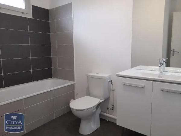 Appartement à louer 2 pièces 45.37m² Chevry-Cossigny (77173)