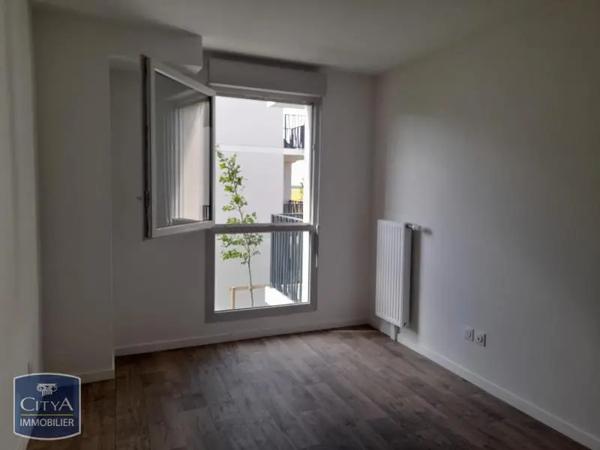 Appartement à louer 2 pièces 45.37m² Chevry-Cossigny (77173)