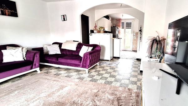 Appartement à vendre 3 pièces PORT DE BOUC (13) LES COMTES AVEC PLACE DE PARKING PRIVEE ET CAVE