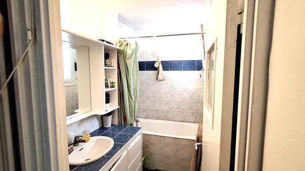 Appartement à vendre 3 pièces PORT DE BOUC (13) LES COMTES AVEC PLACE DE PARKING PRIVEE ET CAVE