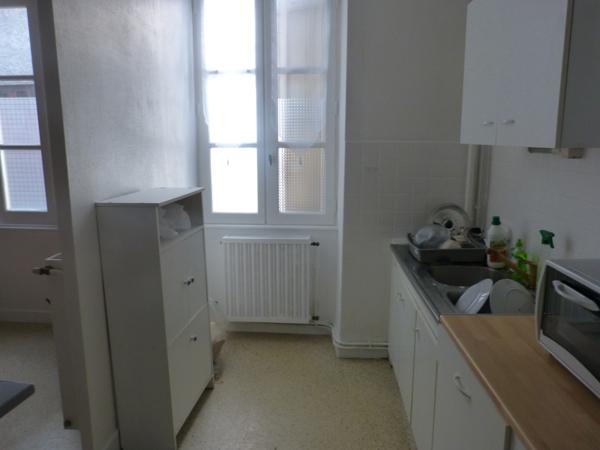 AURILLAC (15) Lot de 3 appartements loués