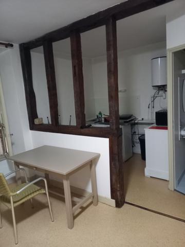 AURILLAC (15) Lot de 3 appartements loués