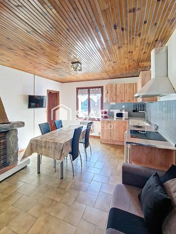 **Deux appartements – Fort potentiel locatif – Cœur de village**