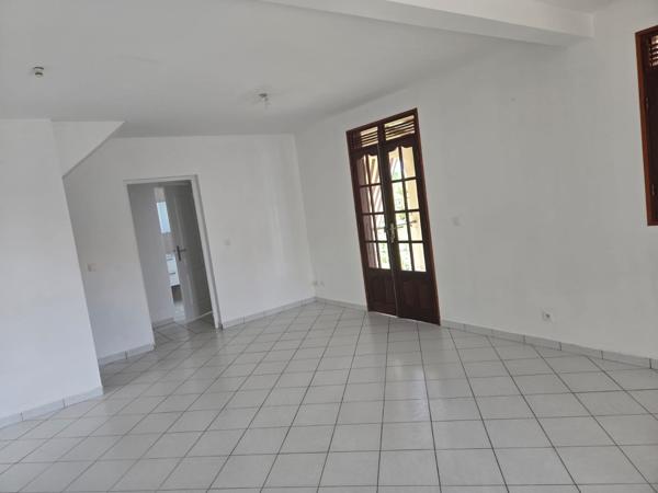 Maison à louer 940 € CC STE ANNE 2 p 67 m² DPE B