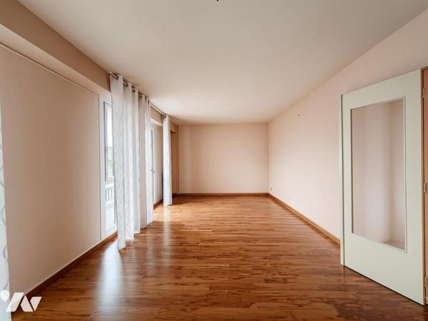 ANGERS, RUE SAINT NICOLAS - T4, Balcon, cave et stationnement
