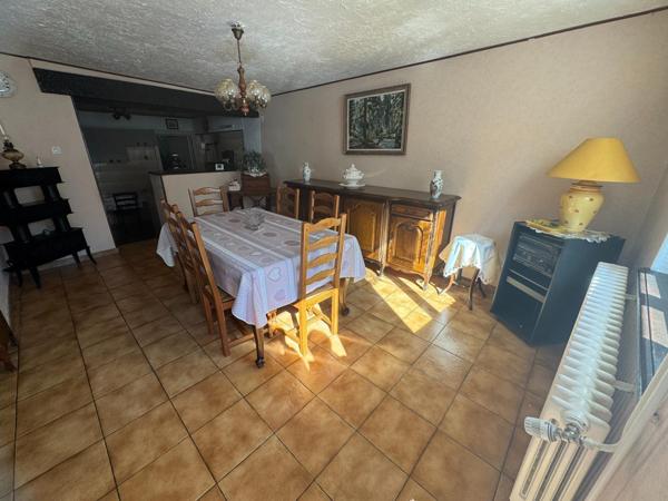 Maison à rénover 160 m2, 3chambres sur 420m2 de terrain.