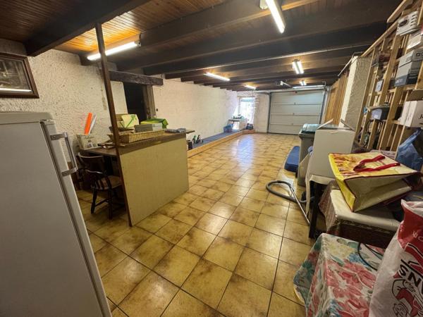 Maison à rénover 160 m2, 3chambres sur 420m2 de terrain.