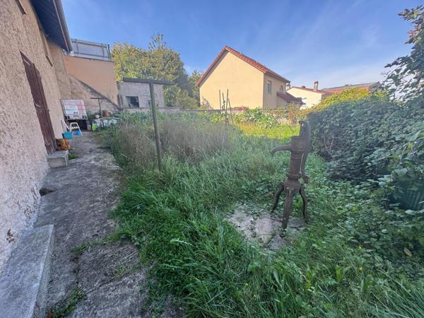 Maison à rénover 160 m2, 3chambres sur 420m2 de terrain.