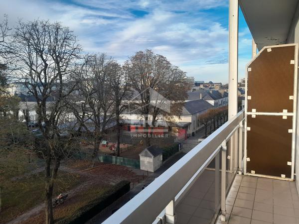 A louer à Châteauroux proche gare appartement rénové type 2 meublé