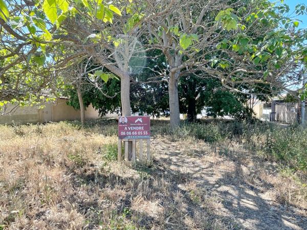 Terrain constructible de 400 m2 en plein centre de Vic