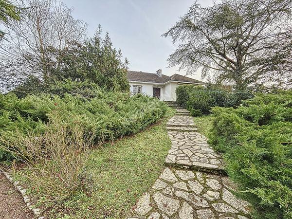 A vendre : Maison 6 pièces, 4 chambres 132m2 avec beau jardin- LES SORINIERES