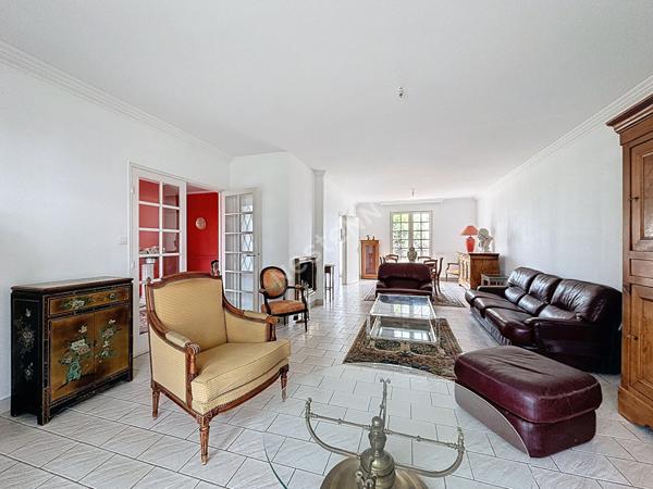 A vendre : Maison 6 pièces, 4 chambres 132m2 avec beau jardin- LES SORINIERES