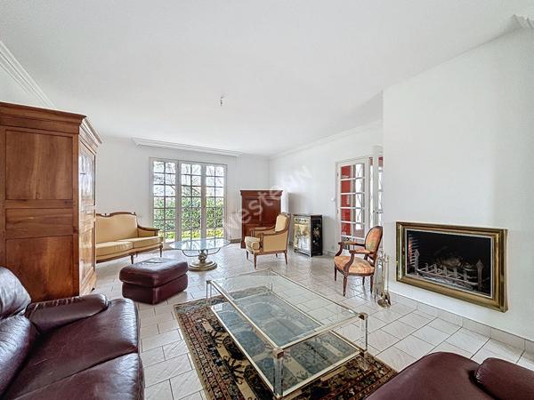 A vendre : Maison 6 pièces, 4 chambres 132m2 avec beau jardin- LES SORINIERES