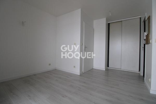 Appartement Brie Comte Robert 26.15 m2 avec un balcon et stationnement