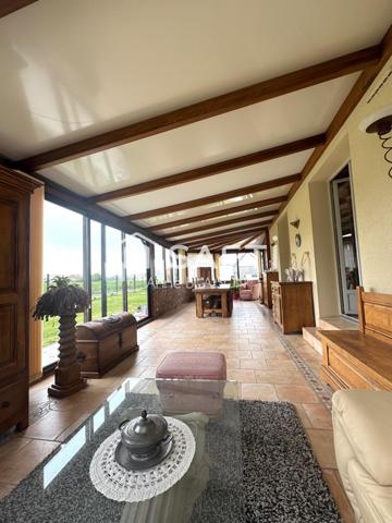 Un cadre rare face aux marais à découvrir vite !