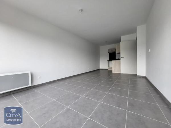 Appartement à louer 2 pièces 43.91m² Le Luc (83340)