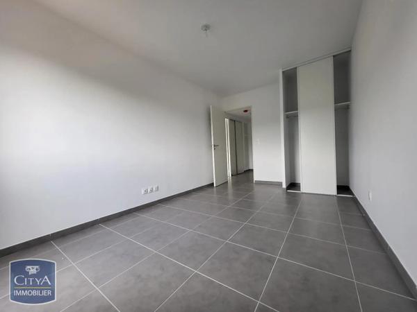 Appartement à louer 2 pièces 43.91m² Le Luc (83340)