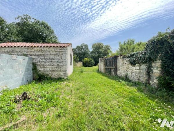 Terrain à bâtir de 1 103m²