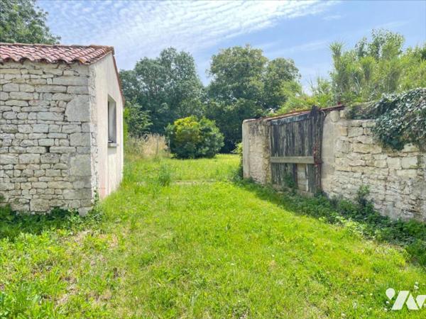 Terrain à bâtir de 1 103m²