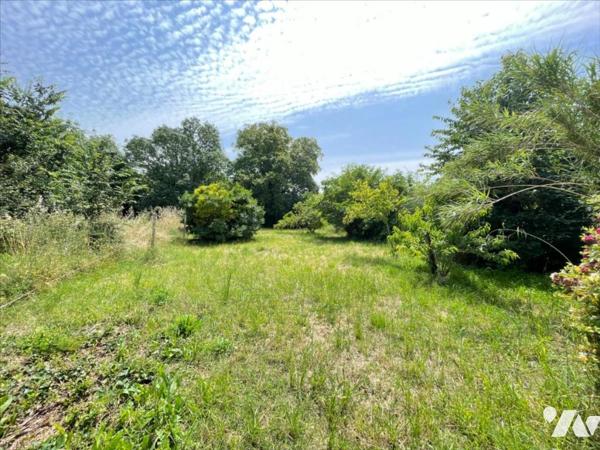 Terrain à bâtir de 1 103m²