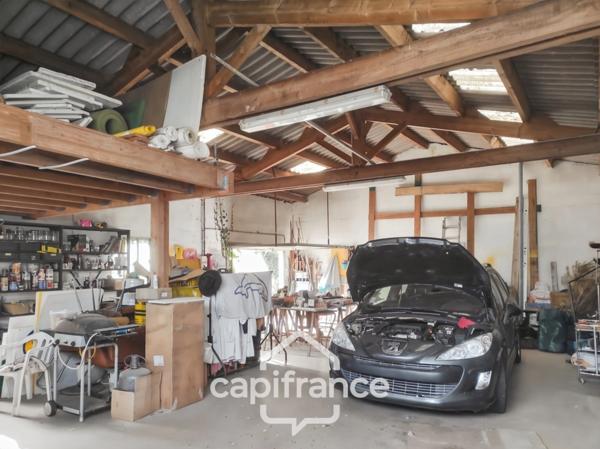 Maison de plain pied à vendre 3 pièces SAINT JEAN D'ANGELY (17) avec jardin et garage, proche commerces