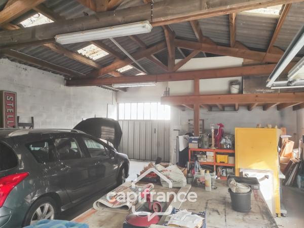 Maison de plain pied à vendre 3 pièces SAINT JEAN D'ANGELY (17) avec jardin et garage, proche commerces