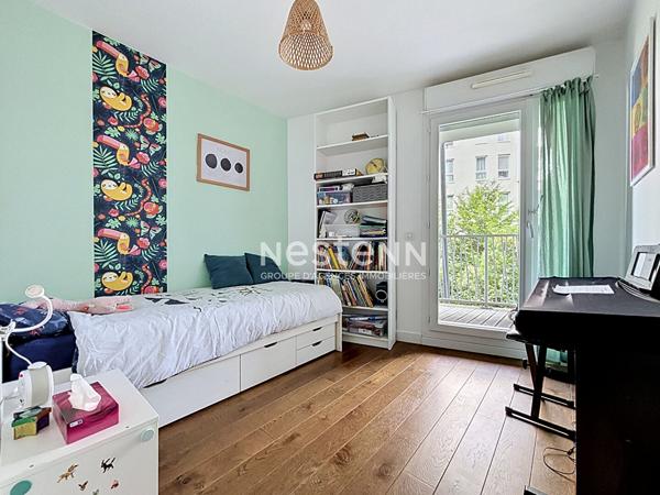 ISSY LES MOULINEAUX - FORT D'ISSY - Appartement traversant 4 pièces avec balcon