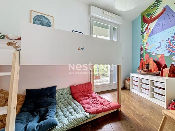 ISSY LES MOULINEAUX - FORT D'ISSY - Appartement traversant 4 pièces avec balcon