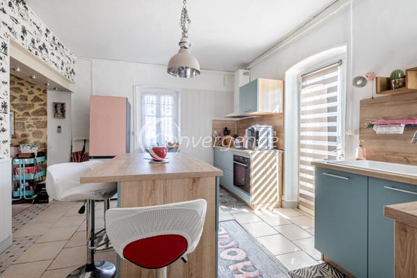 Maison
                                                                                                                                                                                                                                                                                                                        4 pièce(s)                                                                                                                                                                                                          2 chambre(s)                                                                                                                                                                                                          83  m²