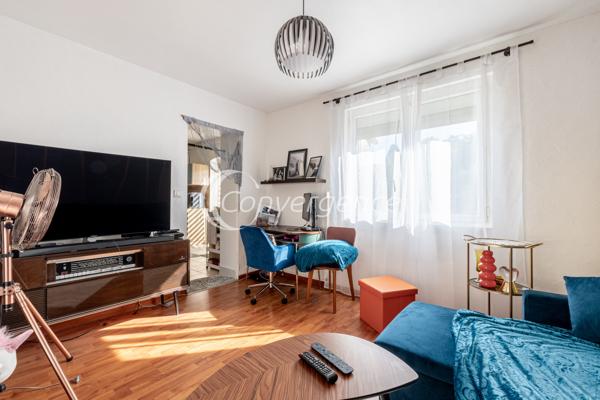 Maison
                                                                                                                                                                                                                                                                                                                        4 pièce(s)                                                                                                                                                                                                          2 chambre(s)                                                                                                                                                                                                          83  m²