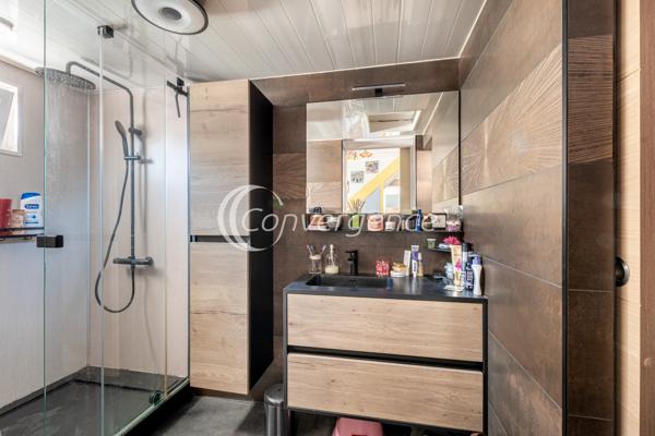 Maison
                                                                                                                                                                                                                                                                                                                        4 pièce(s)                                                                                                                                                                                                          2 chambre(s)                                                                                                                                                                                                          83  m²