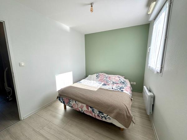 À louer , Charmante maison de ville avec extérieur et stationnement