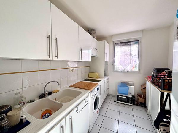 À louer , Charmante maison de ville avec extérieur et stationnement