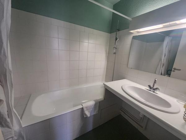 Immobilier Nérac (47600) – Fonds de commerce 738m2 – 95 000 €