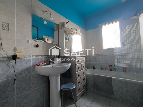 Maison de plain pied, 3 chambres, proche du bourd et de toutes ses commodités