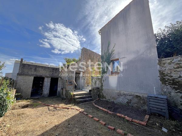 Indre (44610) maison atypique + appartement  locatif + studio , cour, jardin et roof top