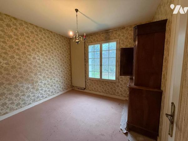 Maison à fort potentiel (300m² au sol), sur un grand terrain calme aux portes de Tours