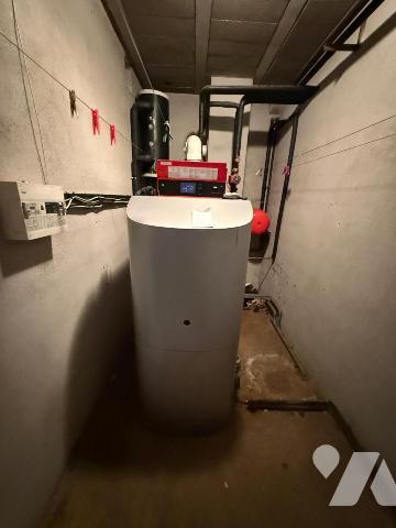 Maison à fort potentiel (300m² au sol), sur un grand terrain calme aux portes de Tours