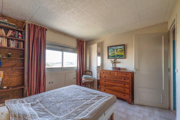 Vue spectaculaire sur la baie de Royan. Un duplex unique sur le front de mer