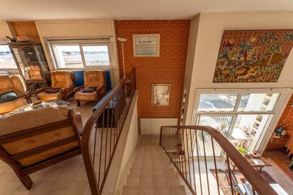 Vue spectaculaire sur la baie de Royan. Un duplex unique sur le front de mer