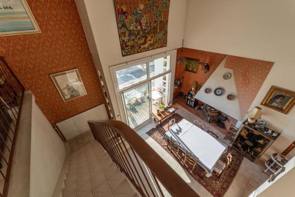 Vue spectaculaire sur la baie de Royan. Un duplex unique sur le front de mer