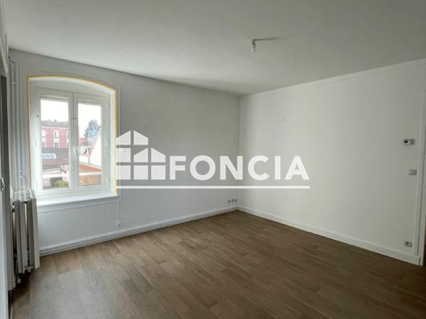 Location Appartement 2 pièces 40.08 m² - 64 RUE MARECHAL FOCH Riorges 42153